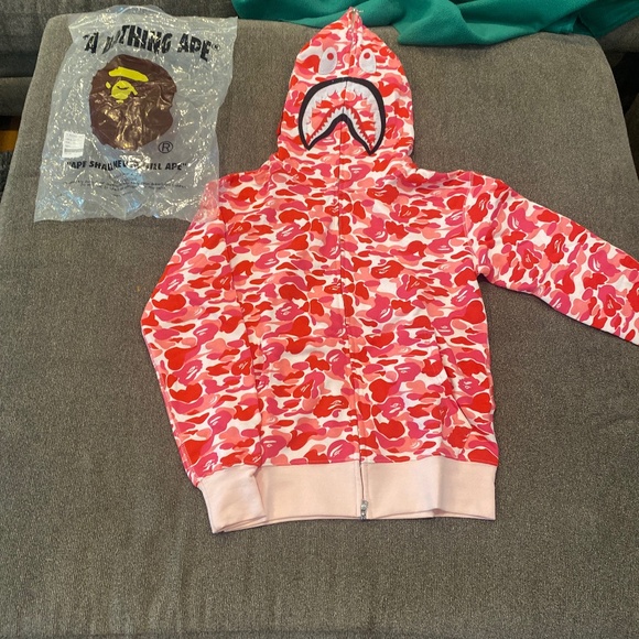 Pink Bape hoodie - Picture 1 of 7
